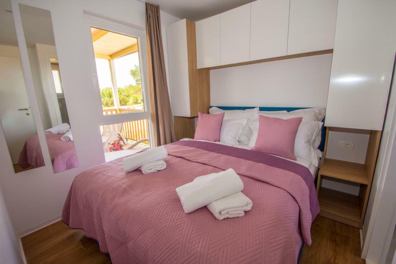 Mobile Homes At Camping Ugljan Resort Dış mekan fotoğraf