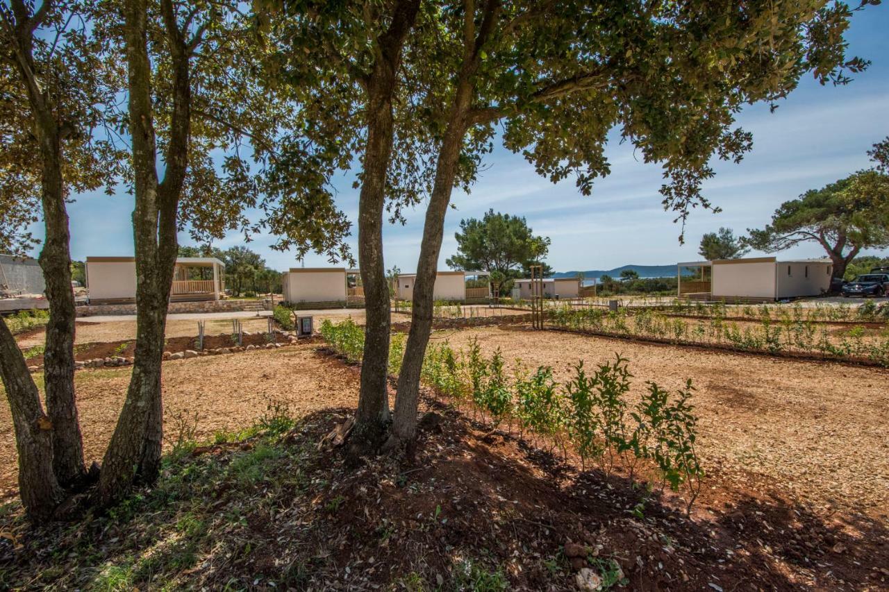 Mobile Homes At Camping Ugljan Resort Dış mekan fotoğraf